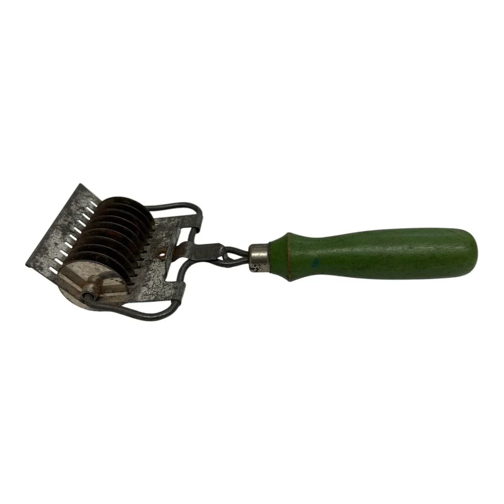 Kitchen Pasta Noodle Cutter Green Wood Handle Stainless Steel Vintage